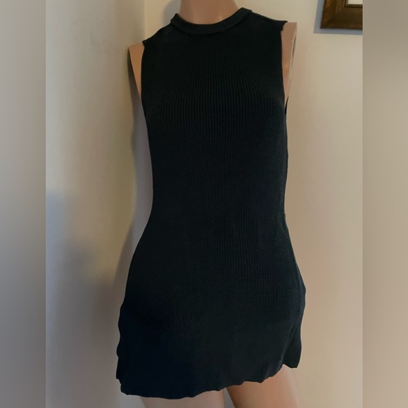 Teal 🌷 Fits up to M Gorgeous dark grey teal sleeveless sweater vest … - Picture 2 of 7